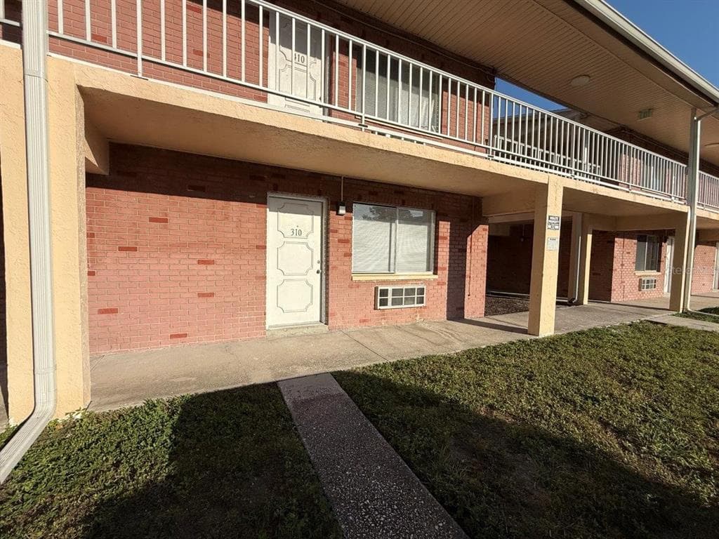 3301 58TH AVENUE S UNIT 310 ST PETERSBURG, FL 33712