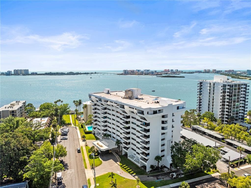 30 TURNER STREET UNIT 704 CLEARWATER, FL 33756