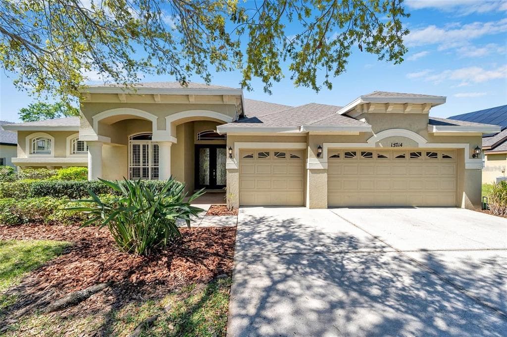 15714 IBISRIDGE DRIVE LITHIA, FL 33547