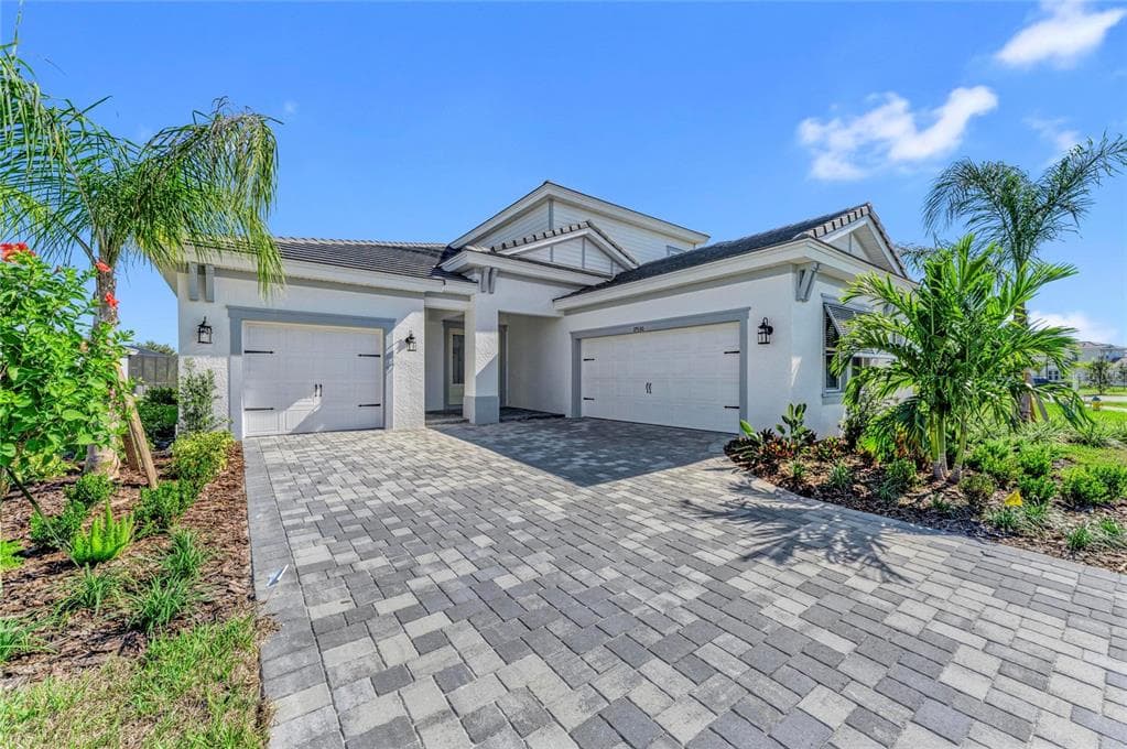 17530 GLISTENING DRIVE VENICE, FL 34293
