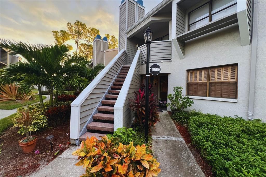 10606 LONGWOOD DRIVE UNIT 203B SEMINOLE, FL 33777