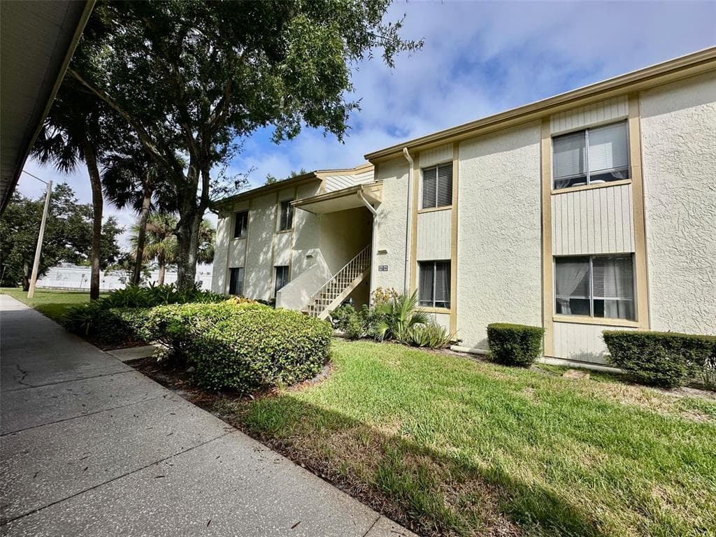 201 PINE COURT OLDSMAR, FL 34677