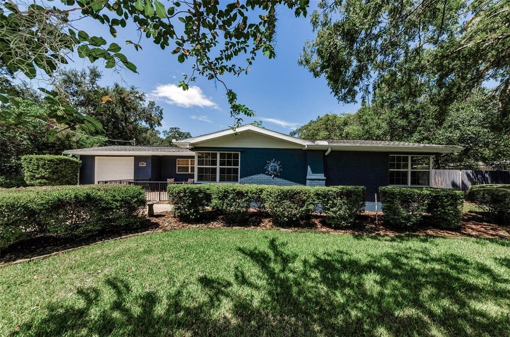 10702 N OREGON AVENUE TAMPA, FL 33612