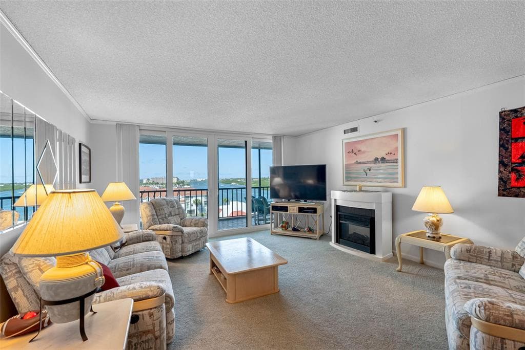 19111 VISTA BAY DRIVE UNIT 611 INDIAN SHORES, FL 33785