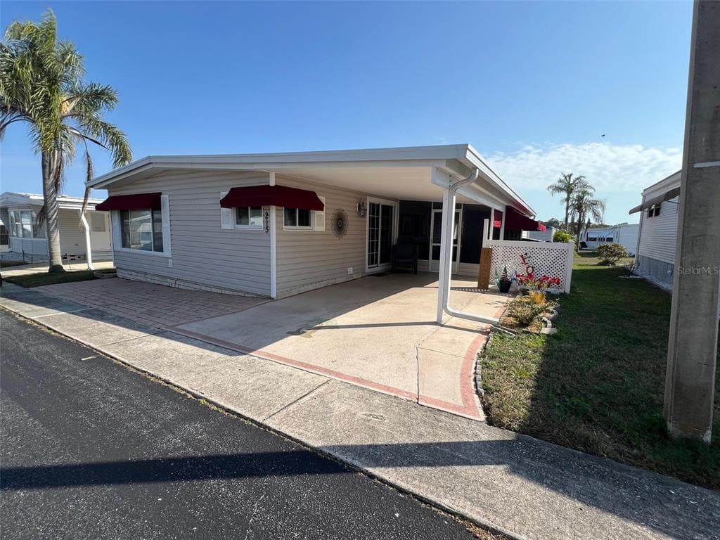 215 ROYAL PALM CIRCLE LARGO, FL 33778
