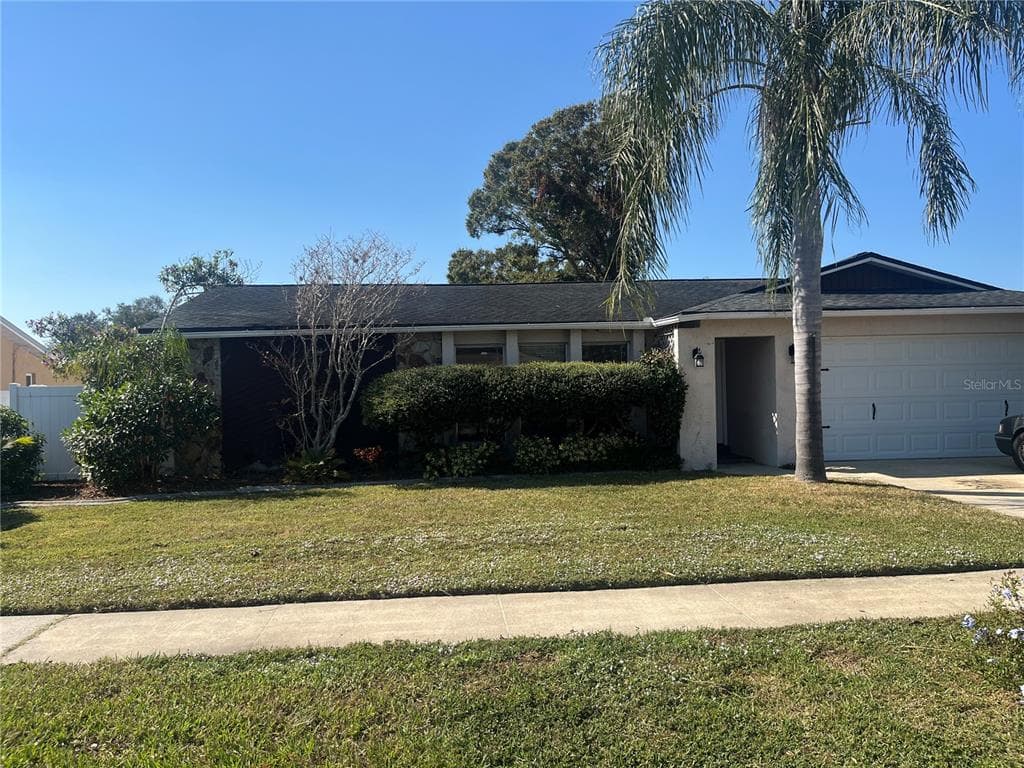 8854 LEONA STREET SEMINOLE, FL 33772