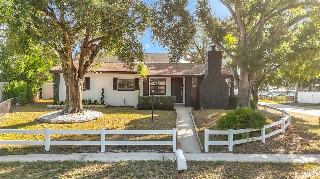 718 BELT COURT TAMPA, FL 33612