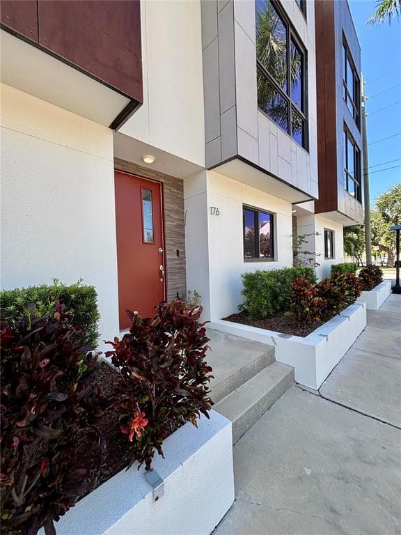 176 8TH STREET N ST PETERSBURG, FL 33701