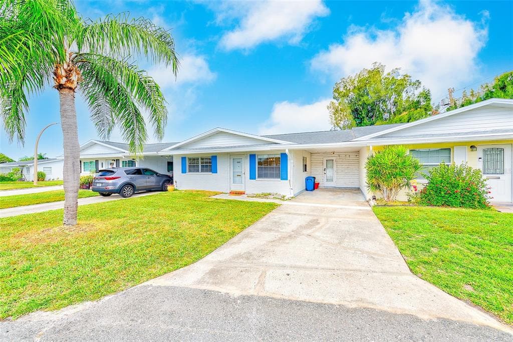 4995 TRILLIUM COURT N PINELLAS PARK, FL 33782