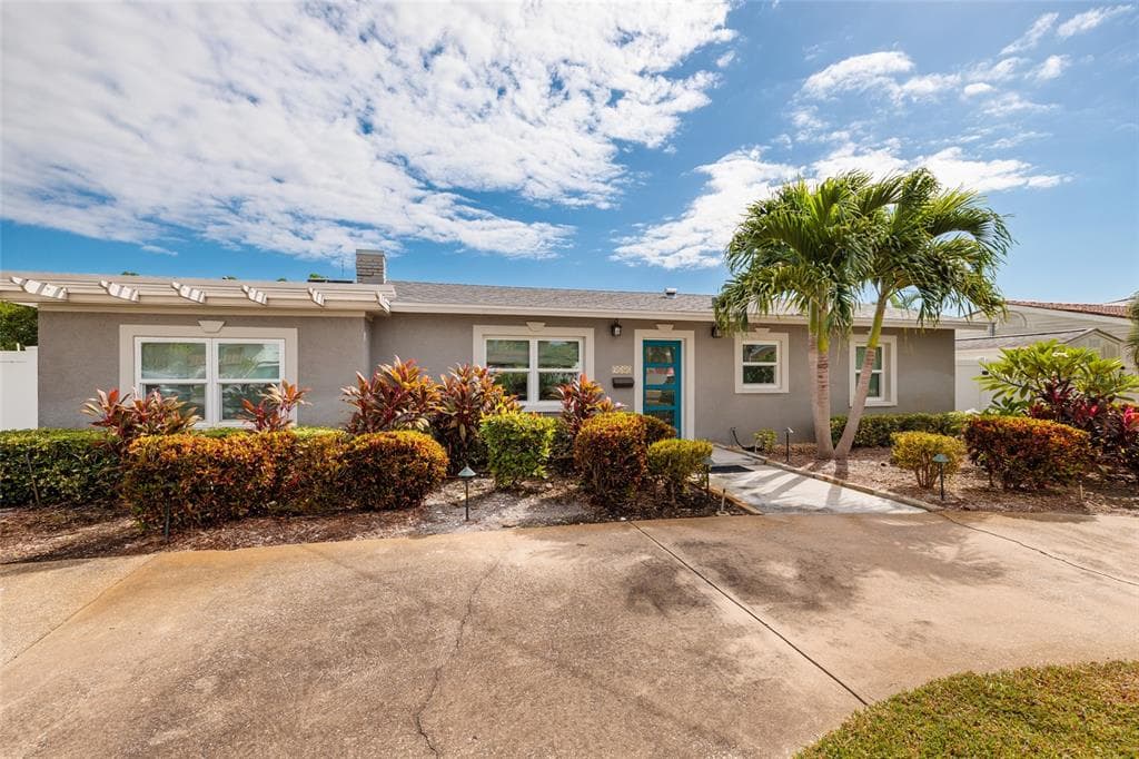 9101 SUN ISLE DRIVE NE ST PETERSBURG, FL 33702