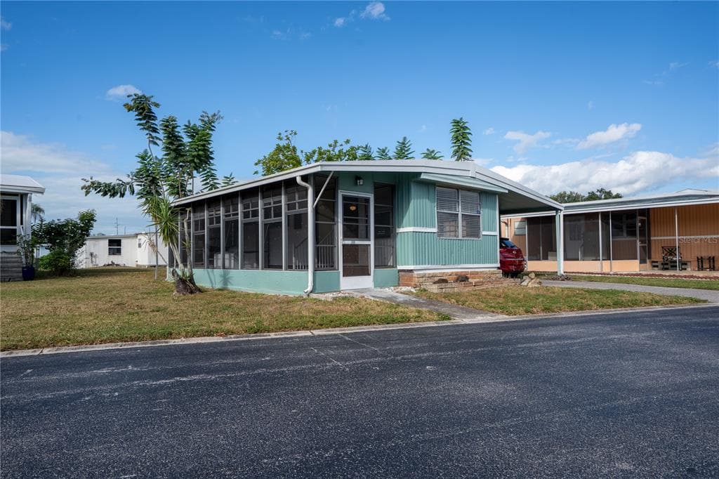 9790 66TH STREET N UNIT 319 PINELLAS PARK, FL 33782