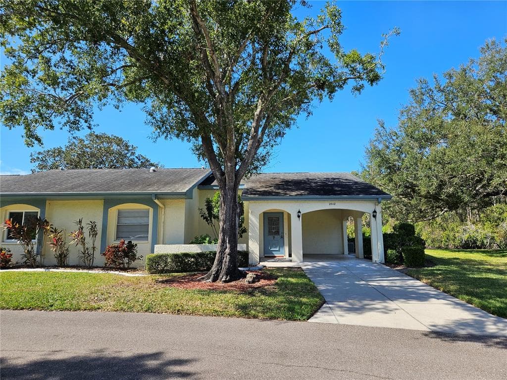 2012 HAWKHURST CIRCLE UNIT 195 SUN CITY CENTER, FL 33573