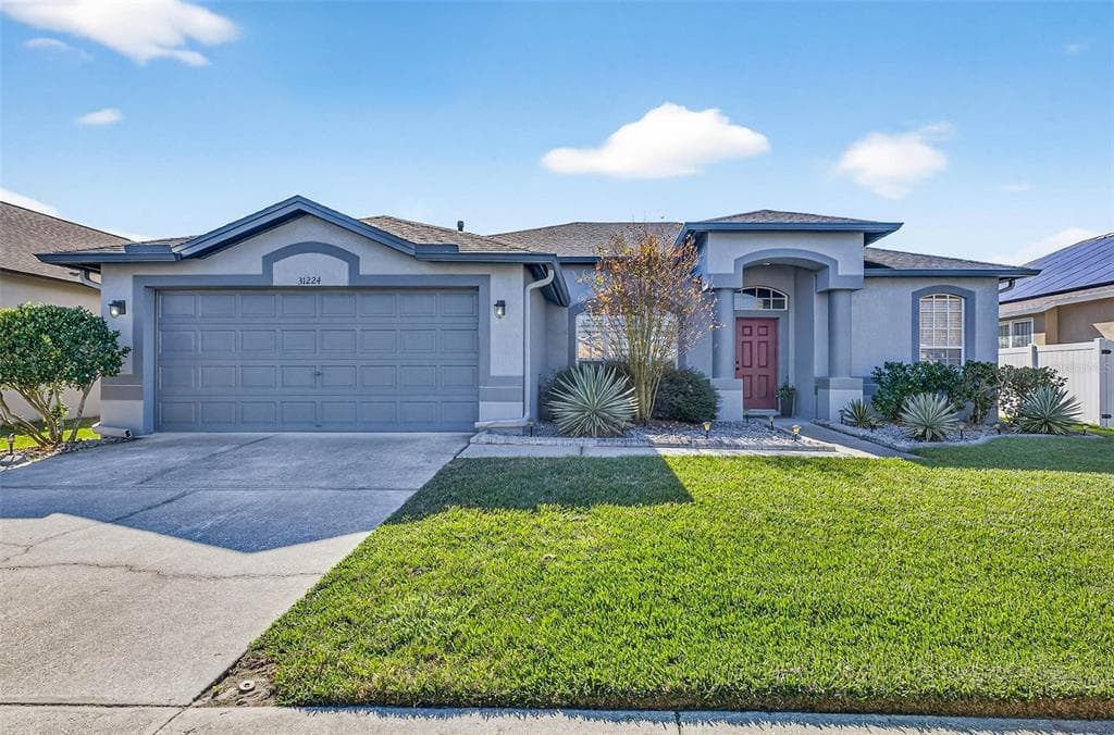 31224 CRESTMONT COURT WESLEY CHAPEL, FL 33543