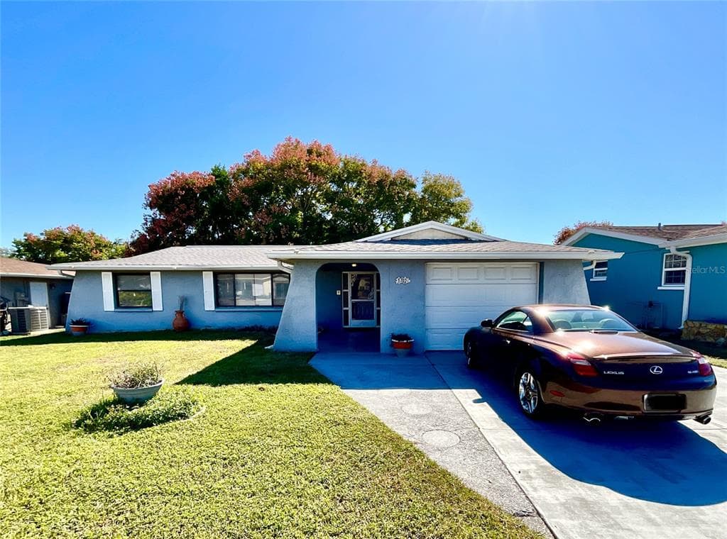 5702 MOOG ROAD HOLIDAY, FL 34690