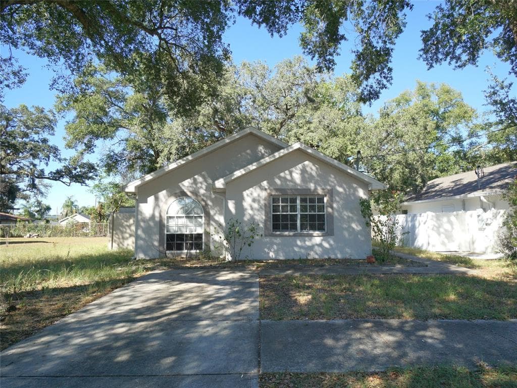 2416 E IDA STREET TAMPA, FL 33610