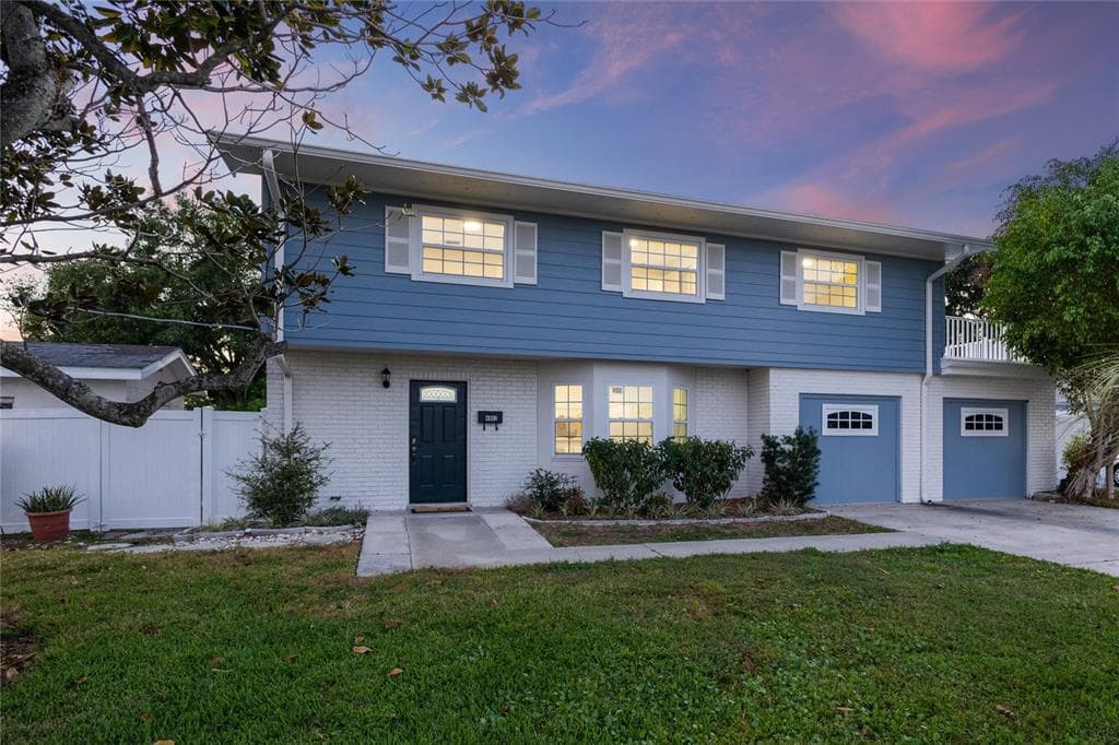 4902 STOLLS AVENUE TAMPA, FL 33615