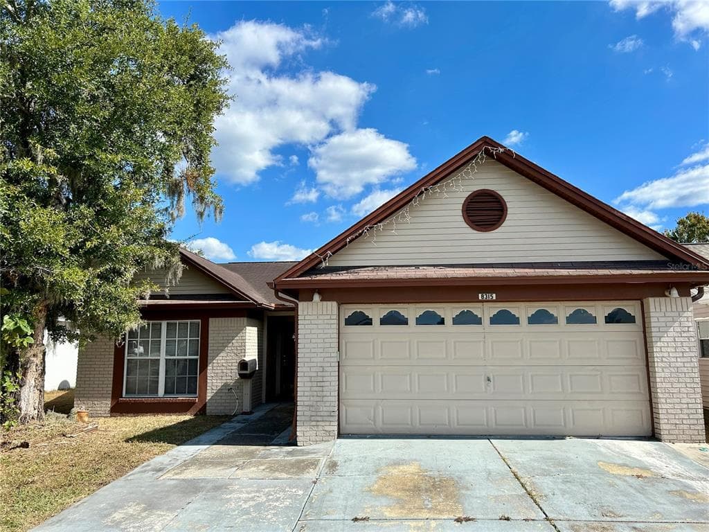 8315 RIVERBOAT DRIVE TAMPA, FL 33637