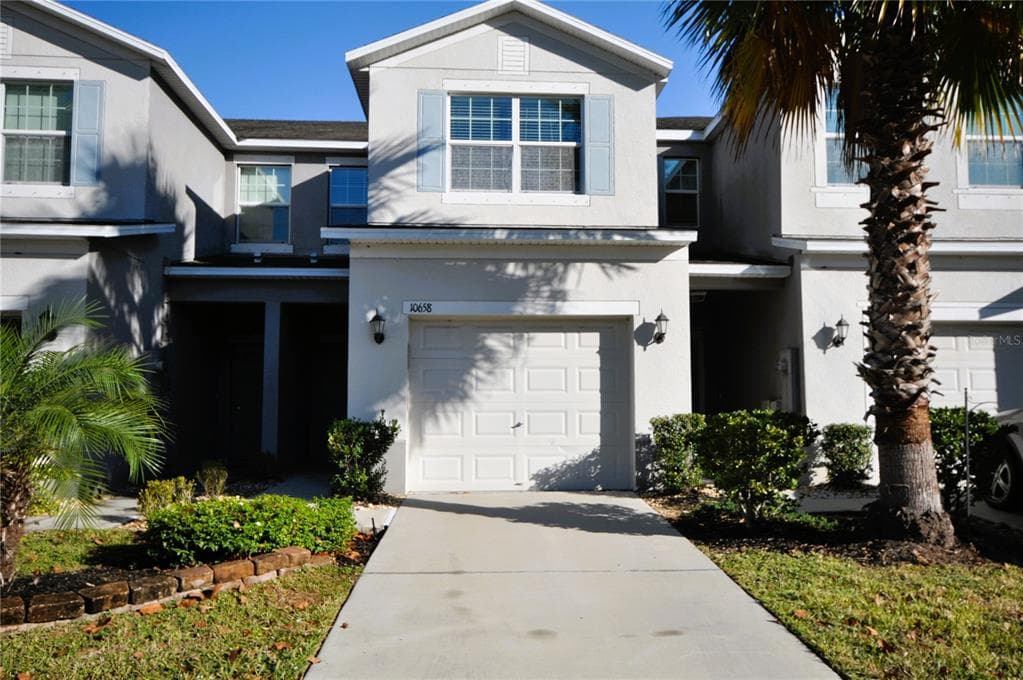 10658 LAKE MONTAUK DRIVE