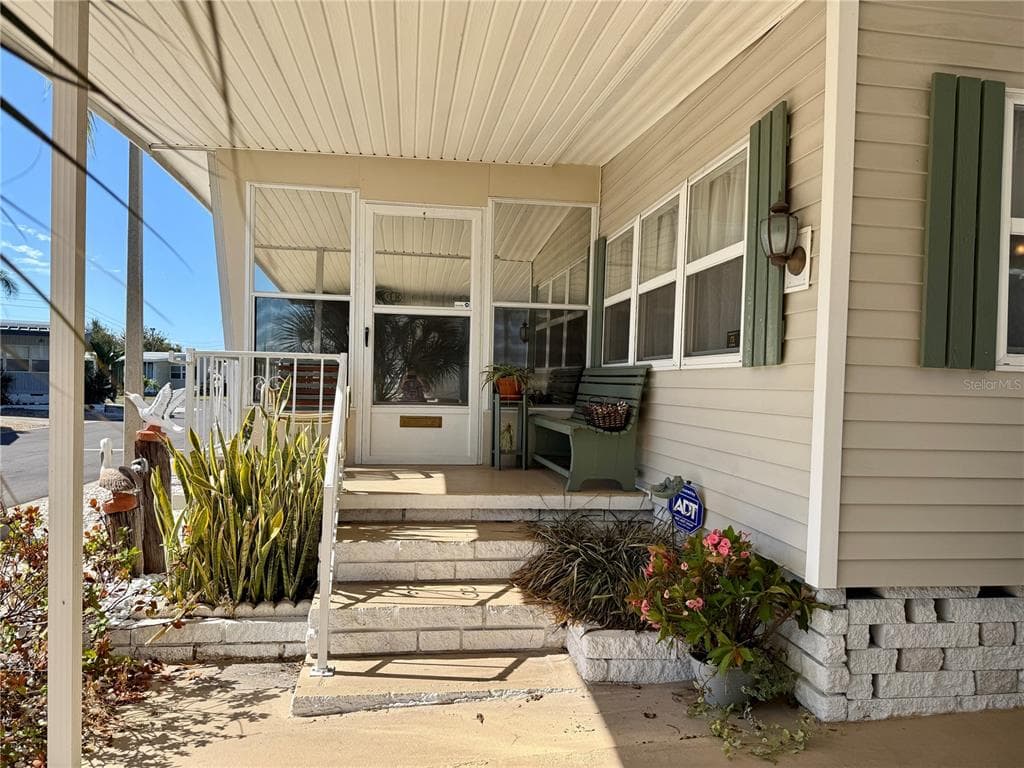5377 FAIRFIELD AVENUE S UNIT 74 ST PETERSBURG, FL 33707