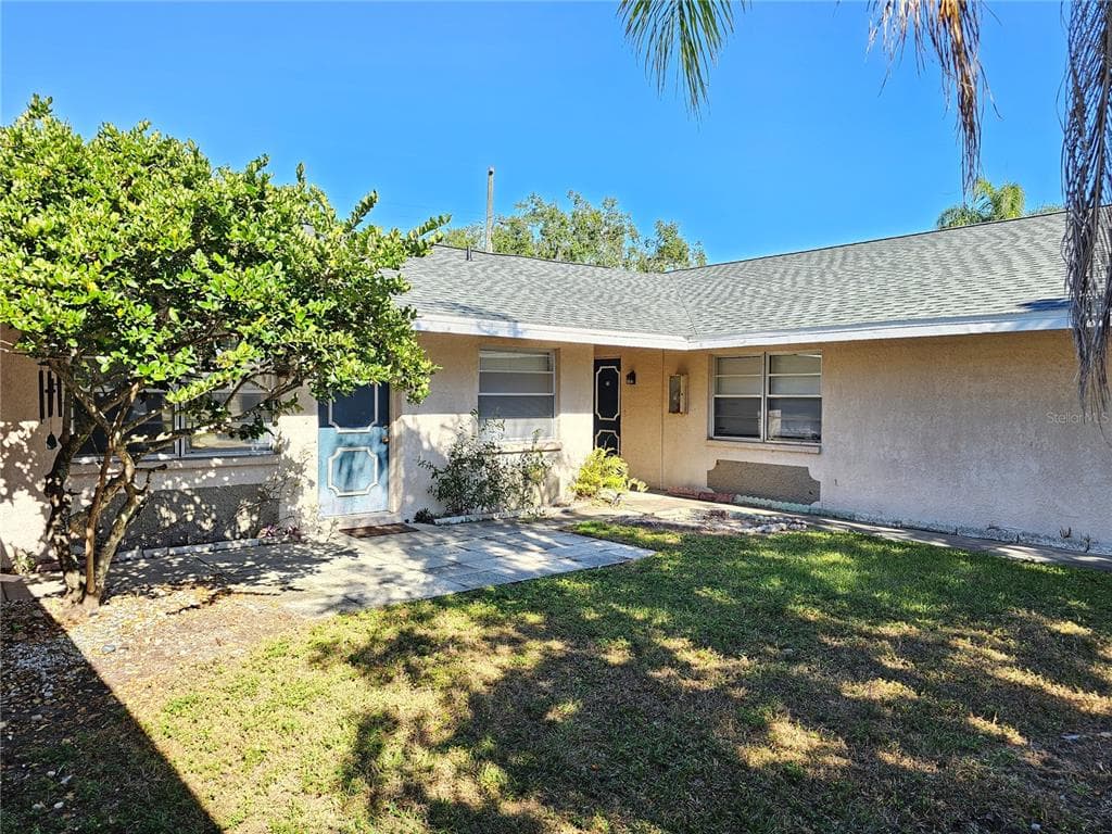221 NW JEFFERSON CIRCLE N UNIT 20 ST PETERSBURG, FL 33702
