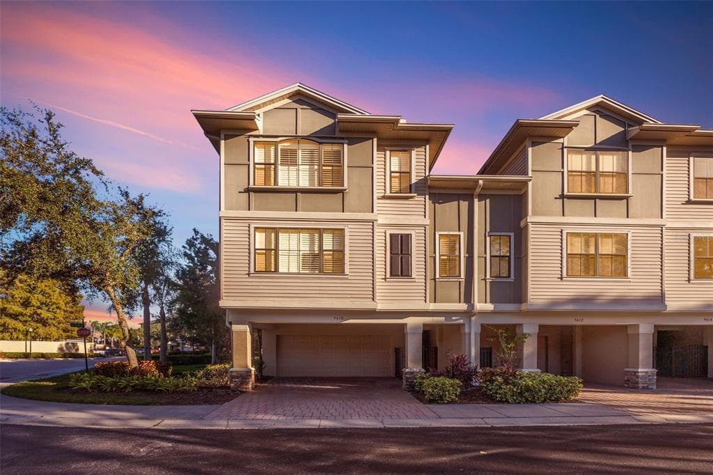 9610 BAY GROVE LANE TAMPA, FL 33615