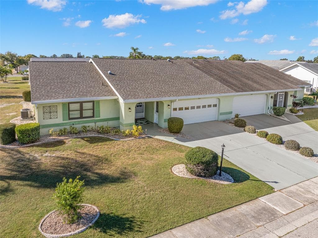 302 LINGER LANE SUN CITY CENTER, FL 33573