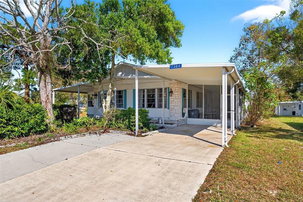 7384 FIRST LOOP AVENUE BROOKSVILLE, FL 34613