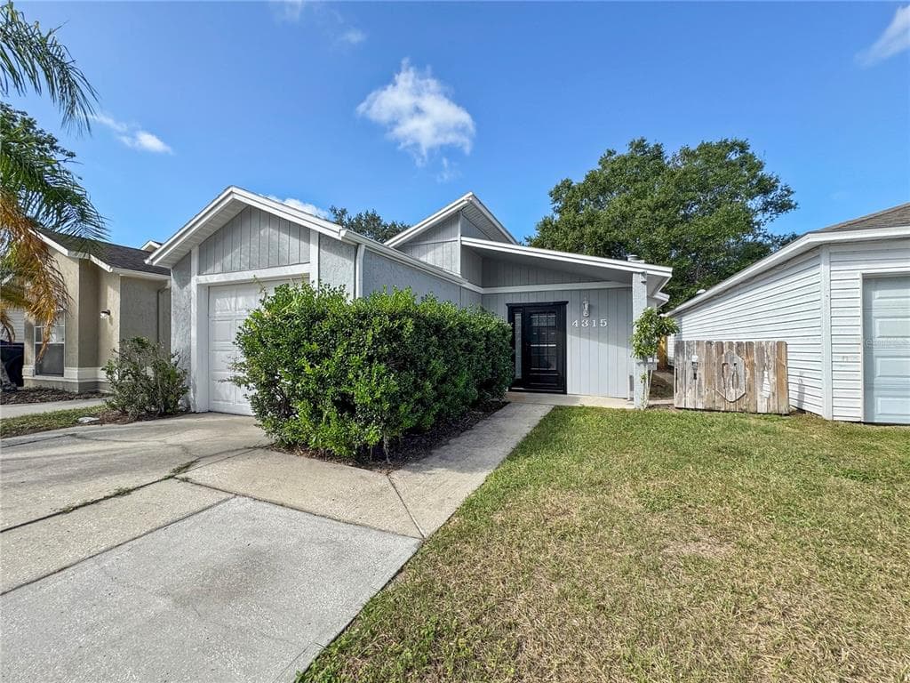 4315 LONGSHORE DRIVE LAND O LAKES, FL 34639