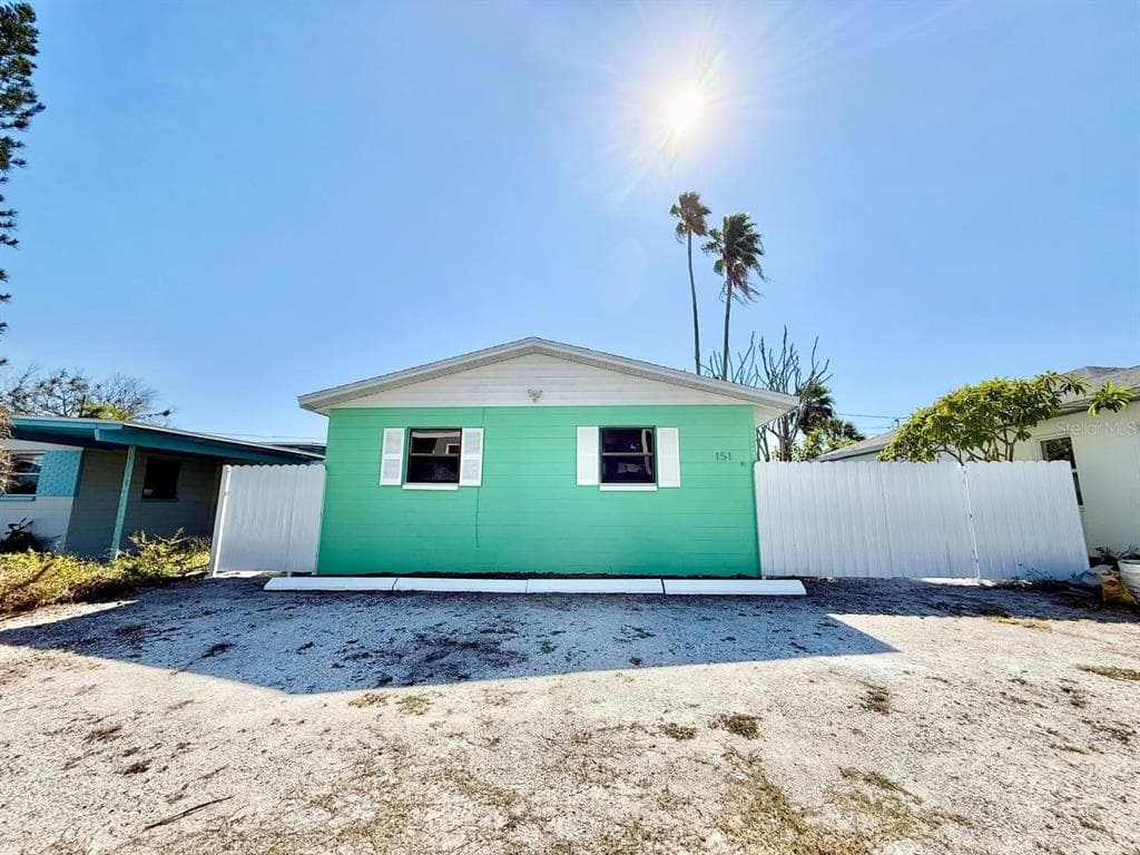 151 148TH AVENUE E UNIT 1 MADEIRA BEACH, FL 33708