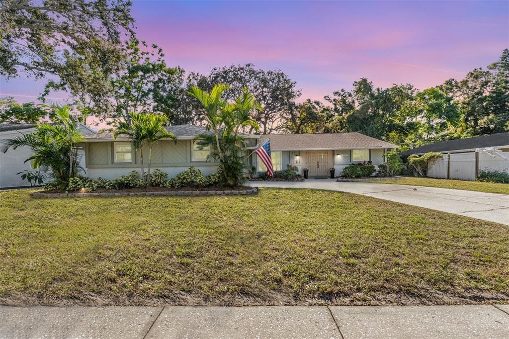 1031 FOREST GROVE BOULEVARD PALM HARBOR, FL 34683