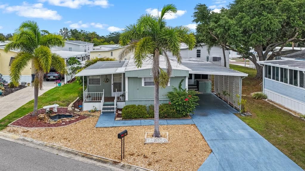 123 SAINT KITTS WAY APOLLO BEACH, FL 33572