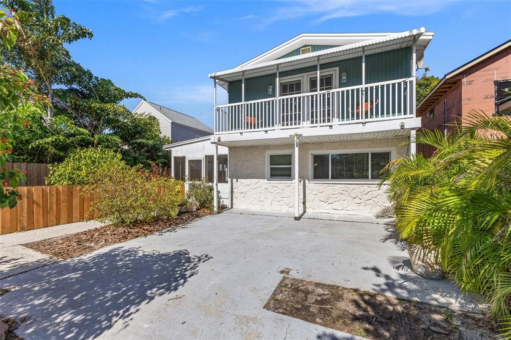 785 23RD AVENUE N ST PETERSBURG, FL 33704