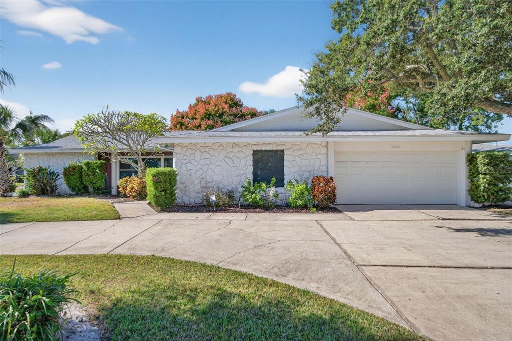 4300 50TH PLACE S ST PETERSBURG, FL 33711