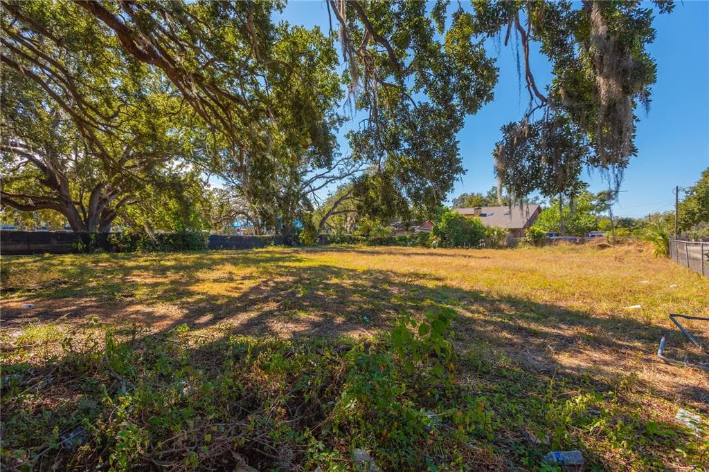 DELEUIL AVE TAMPA, FL 33610