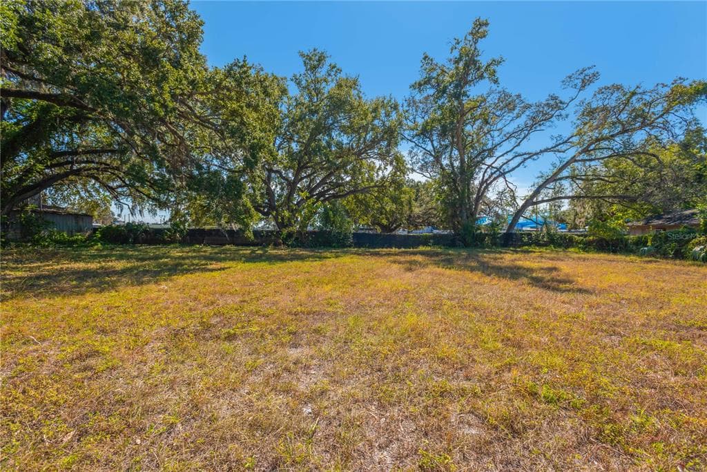 DELEUIL AVE TAMPA, FL 33610