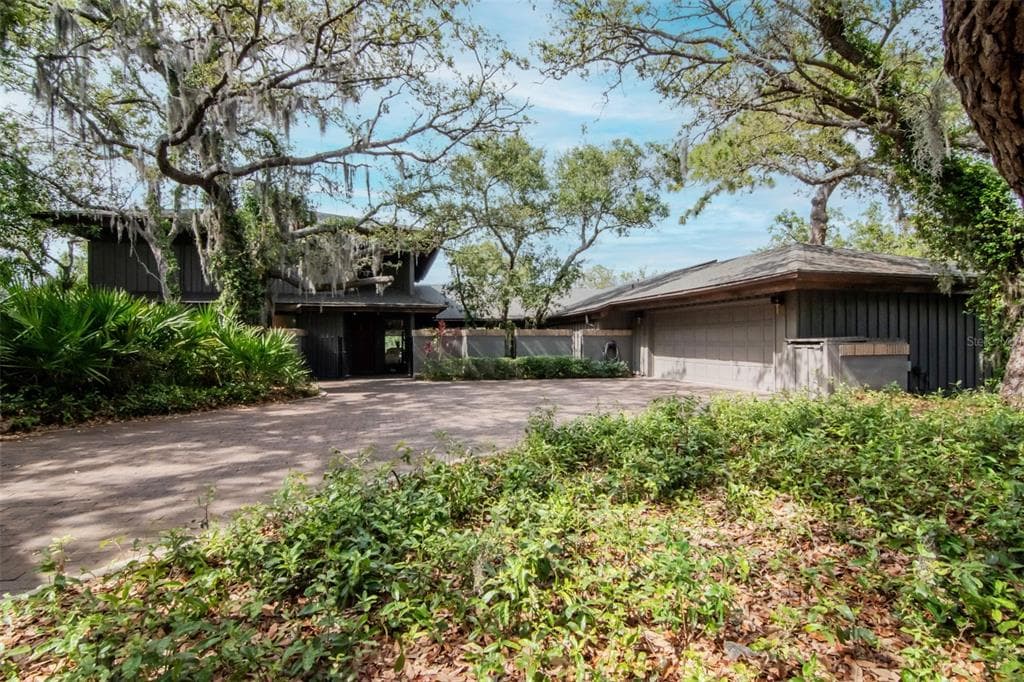 1296 WEYBRIDGE LANE DUNEDIN, FL 34698