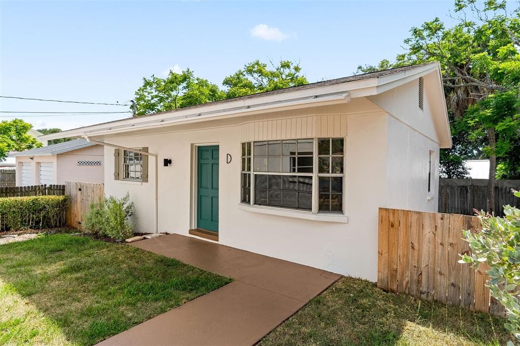 1028 BASS BOULEVARD DUNEDIN, FL 34698