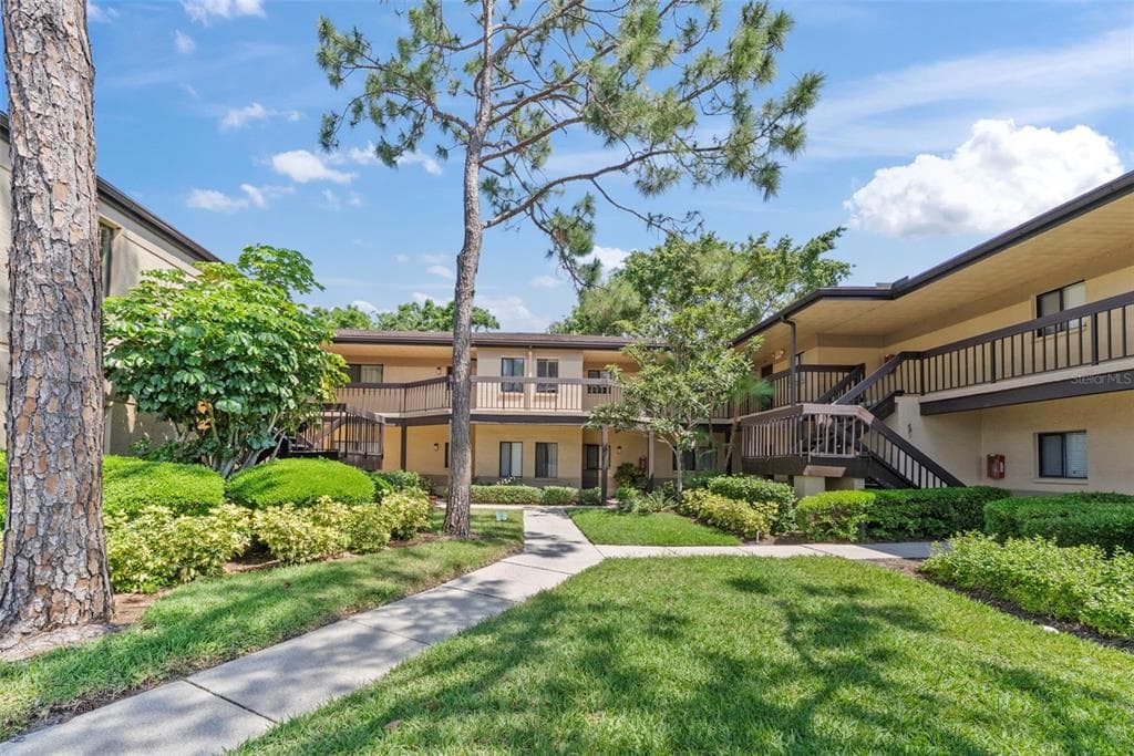 2693 SABAL SPRINGS CIRCLE UNIT 201 CLEARWATER, FL 33761