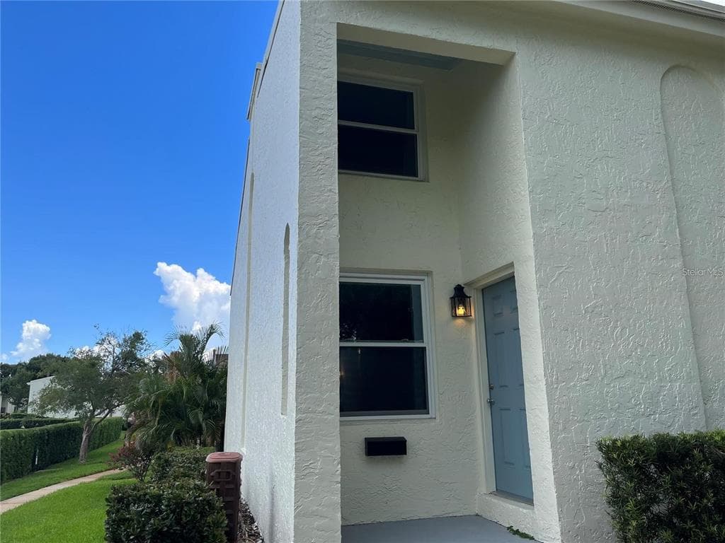 4319 LA RIVIERA COURT TAMPA, FL 33611