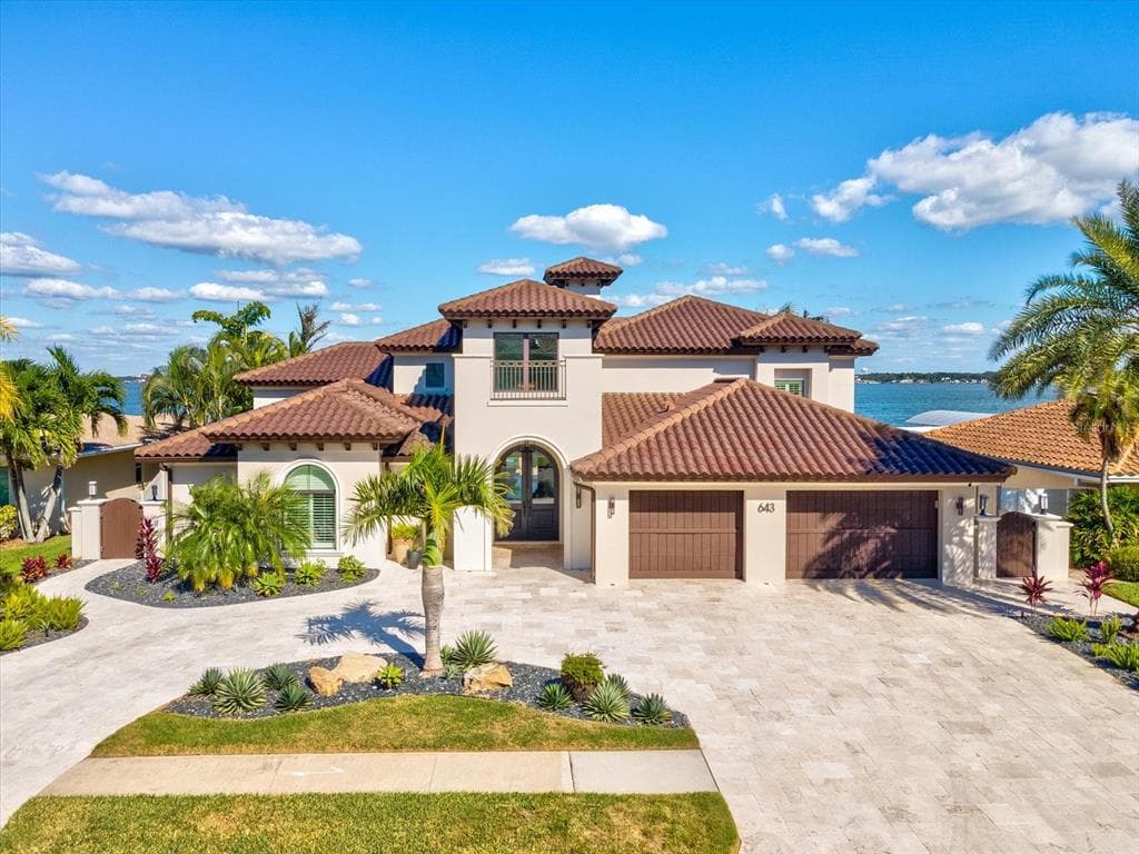 643 HARBOR ISLAND CLEARWATER BEACH, FL 33767