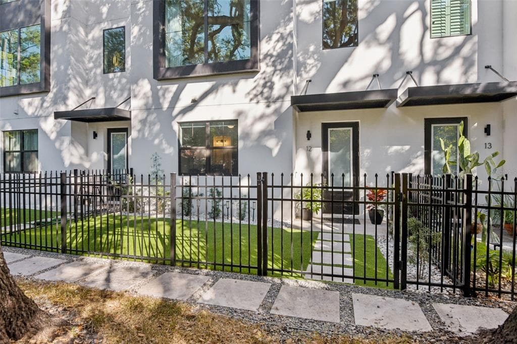 2851 W GANDY BOULEVARD UNIT 12 TAMPA, FL 33611