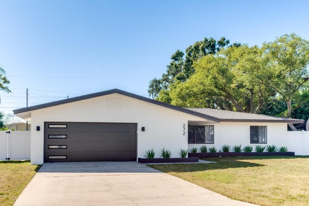 272 79TH AVENUE NE ST PETERSBURG, FL 33702