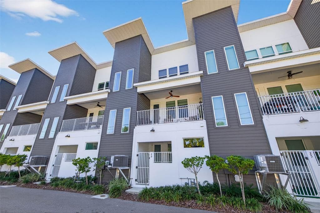 29 29TH STREET N ST PETERSBURG, FL 33713