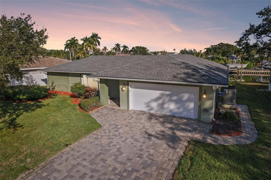6251 18TH STREET NE ST PETERSBURG, FL 33702