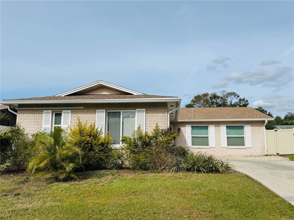 1902 BRIARWOOD STREET DUNEDIN, FL 34698