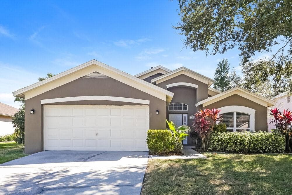 1202 BIG SKY DRIVE WESLEY CHAPEL, FL 33543