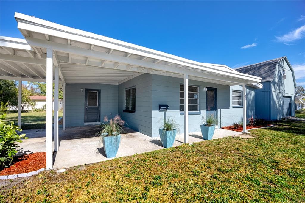647 GARLAND STREET N ST PETERSBURG, FL 33703