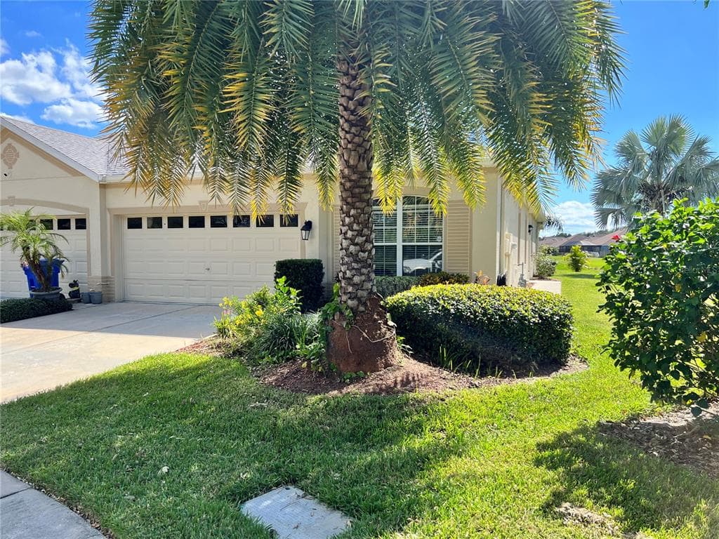 7405 SURREY WOOD LANE APOLLO BEACH, FL 33572