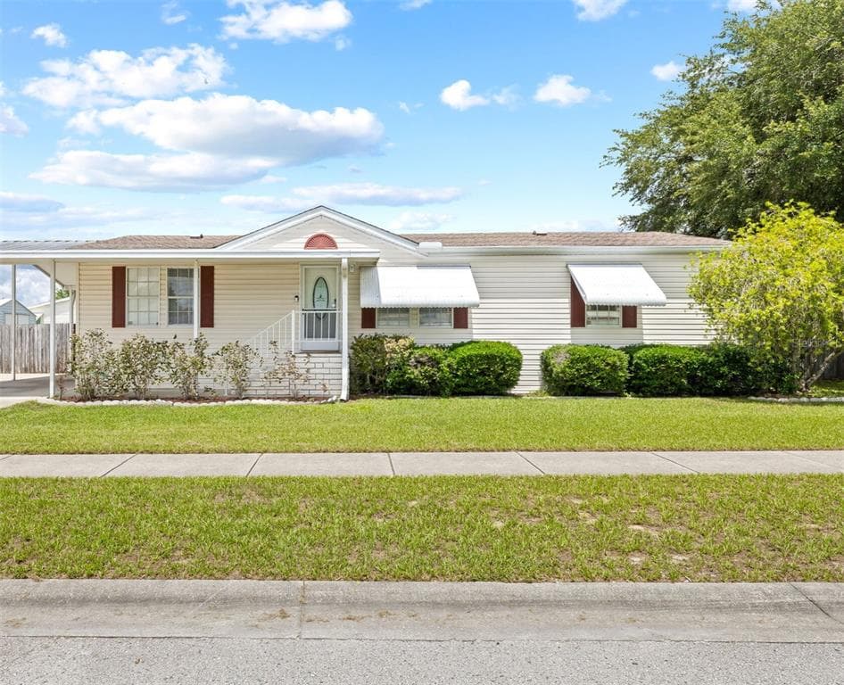 3915 KIAH DRIVE WESLEY CHAPEL, FL 33543