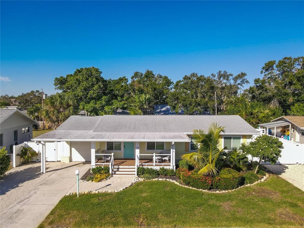 716 FONTANA LANE BRADENTON, FL 34209